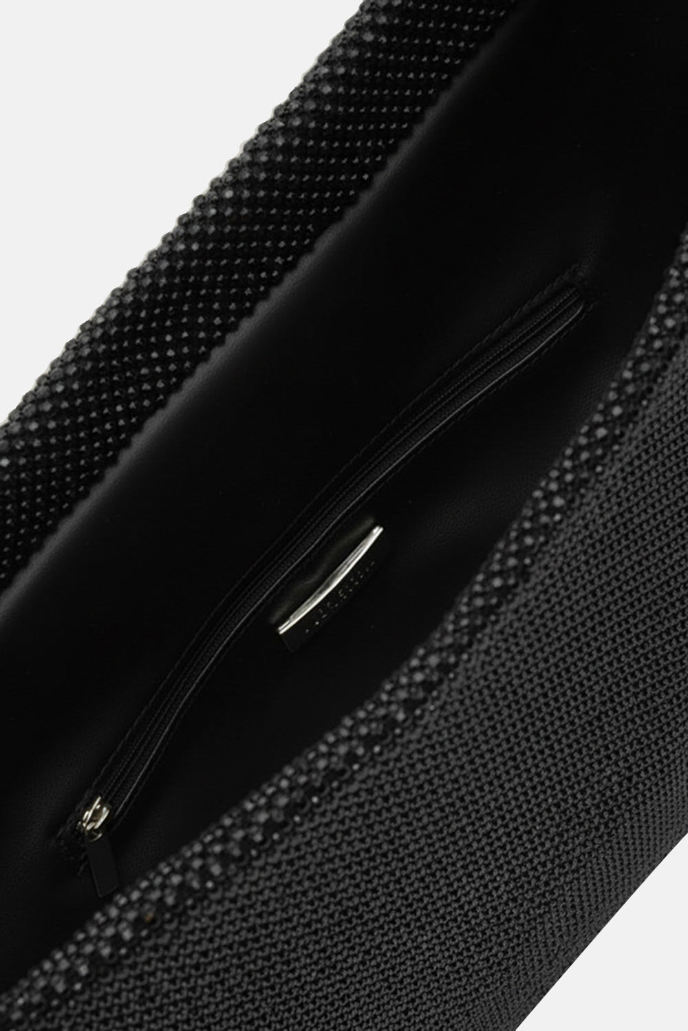 Dunham-borsa-pochette-nero-in-maglia-strass-con-chiusura-calamita-Twentyfourhaitch_3.jpg