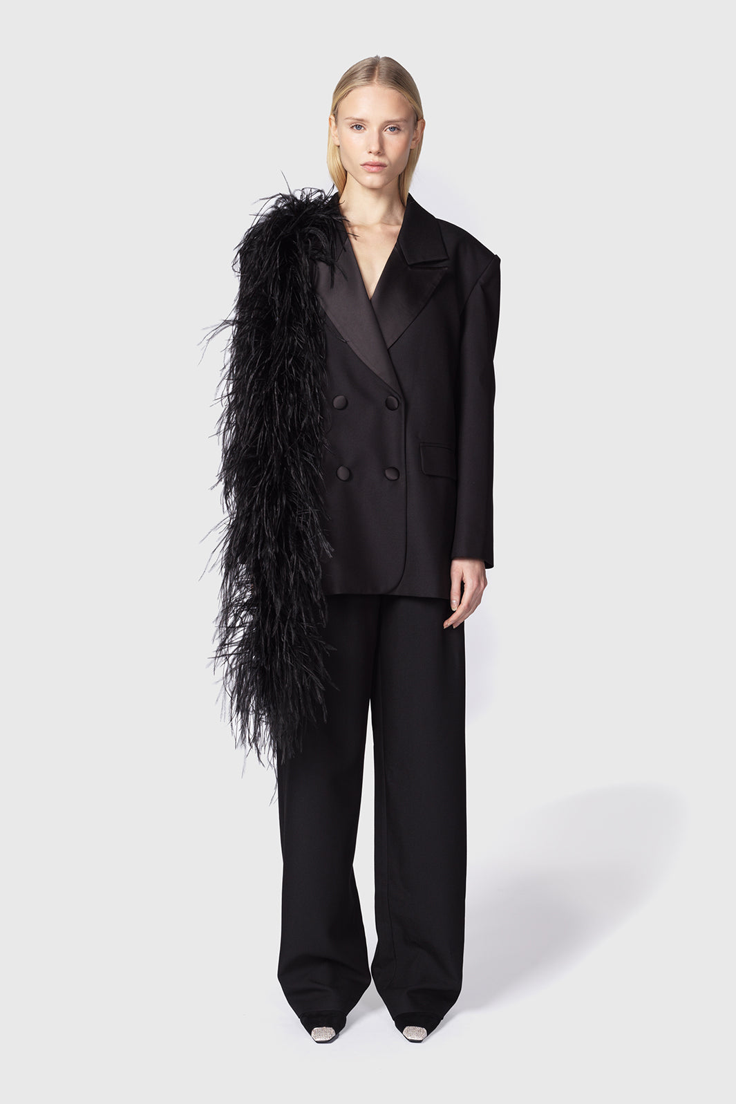 Elvin-giacca-oversize-doppiopetto-nero-in-satin-Twentyfourhaitch_1_1_94251d56-b009-4126-a3c6-30d6eb251424.jpg