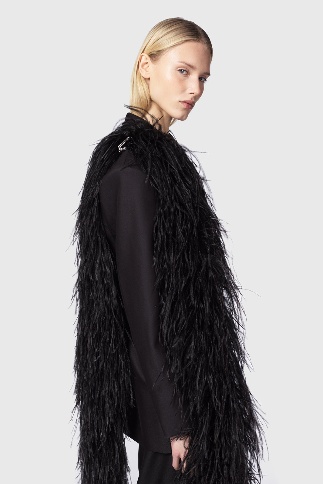 Elvin-giacca-oversize-doppiopetto-nero-in-satin-Twentyfourhaitch_1_3.jpg