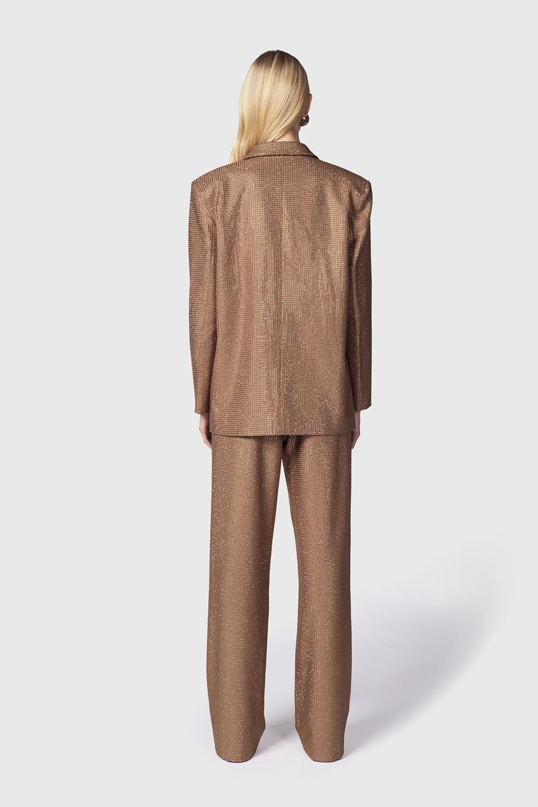 Imarya-giacca-over-doppiopetto-cammello-beige-e-pantalone-in-satin-con-strass-Twentyfourhaitch_4_2_2a121f92-af6f-484c-9cbd-1cdafe31bdaa.jpg