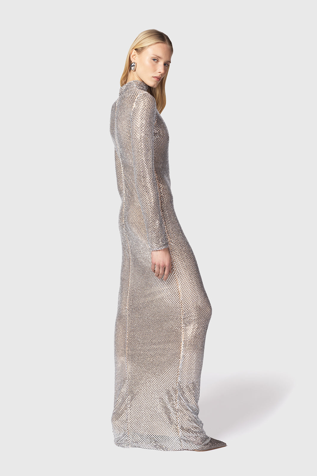 Loura-abito-lungo-argento-in-tulle-con-strass-Twentyfourhaitch_1_3.jpg