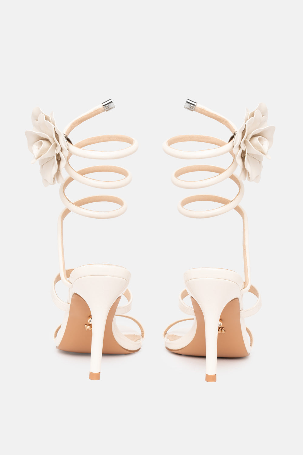 Poniente-crema-sandali-spirale-con-tacco-alto-fiore-spilla-Twentyfourhaitch__4.jpg