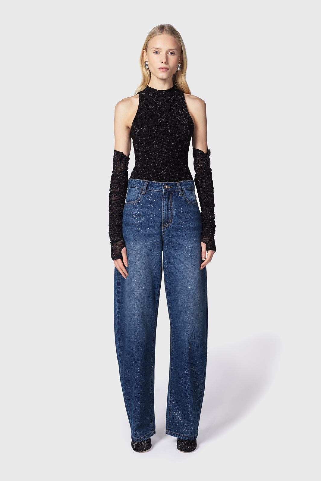 Taisia-jeans-blu-in-denim-con-Trava-Twentyfourhaitch_1_1.jpg