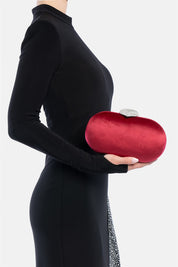 Milure – clutch bordeaux | TWENTYFOURHAITCH – indossata dalla modella
