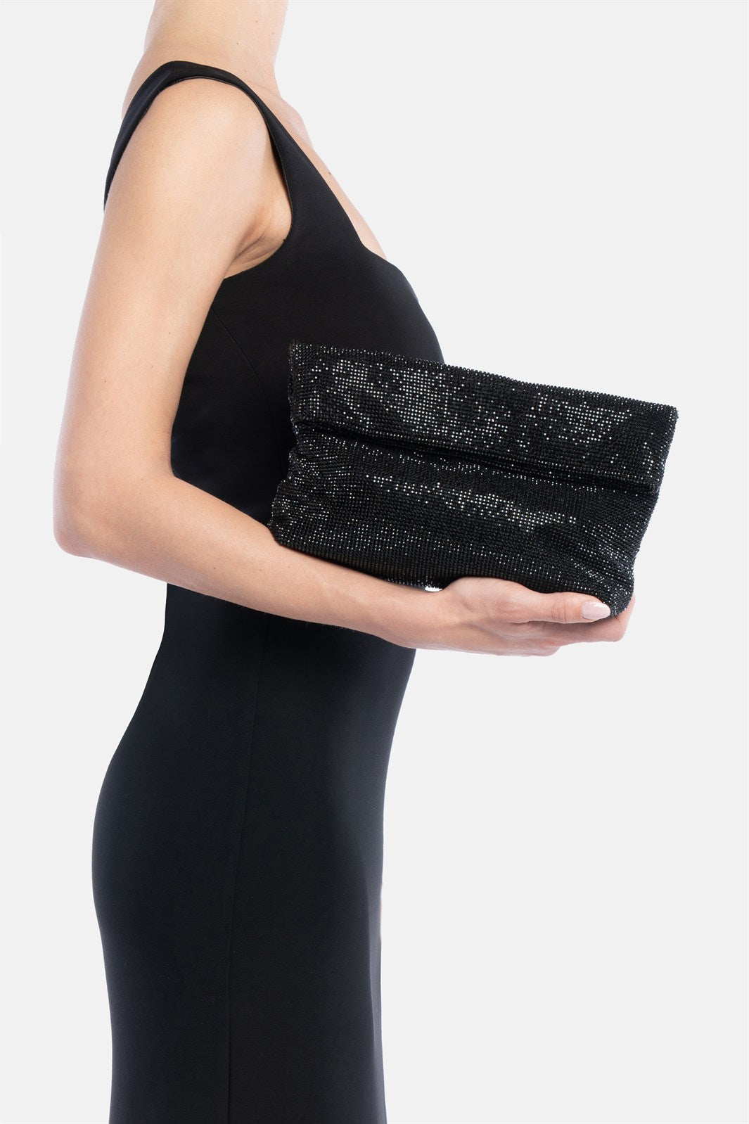 Varadero – mini pochette nera | TWENTYFOURHAITCH – indossata dalla modella