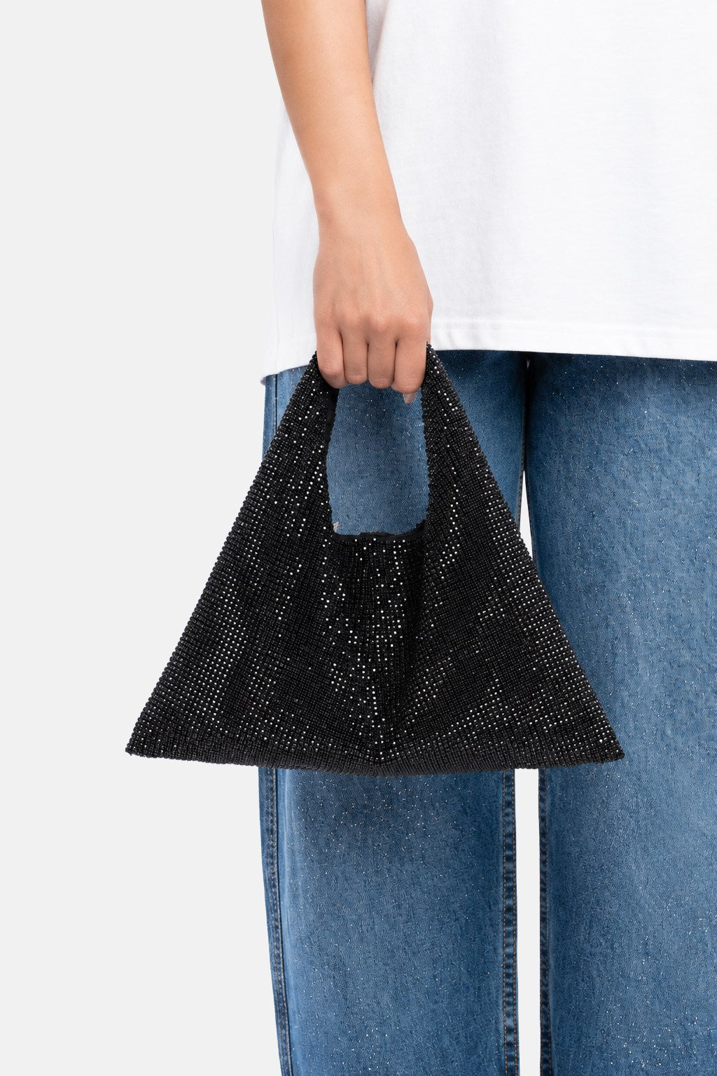 Parks – handbag nera | TWENTYFOURHAITCH – indossata dalla modella